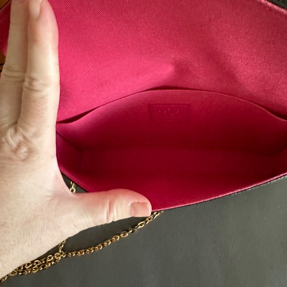 Louis Vuitton Felicie Key logo - Picture 11 of 17